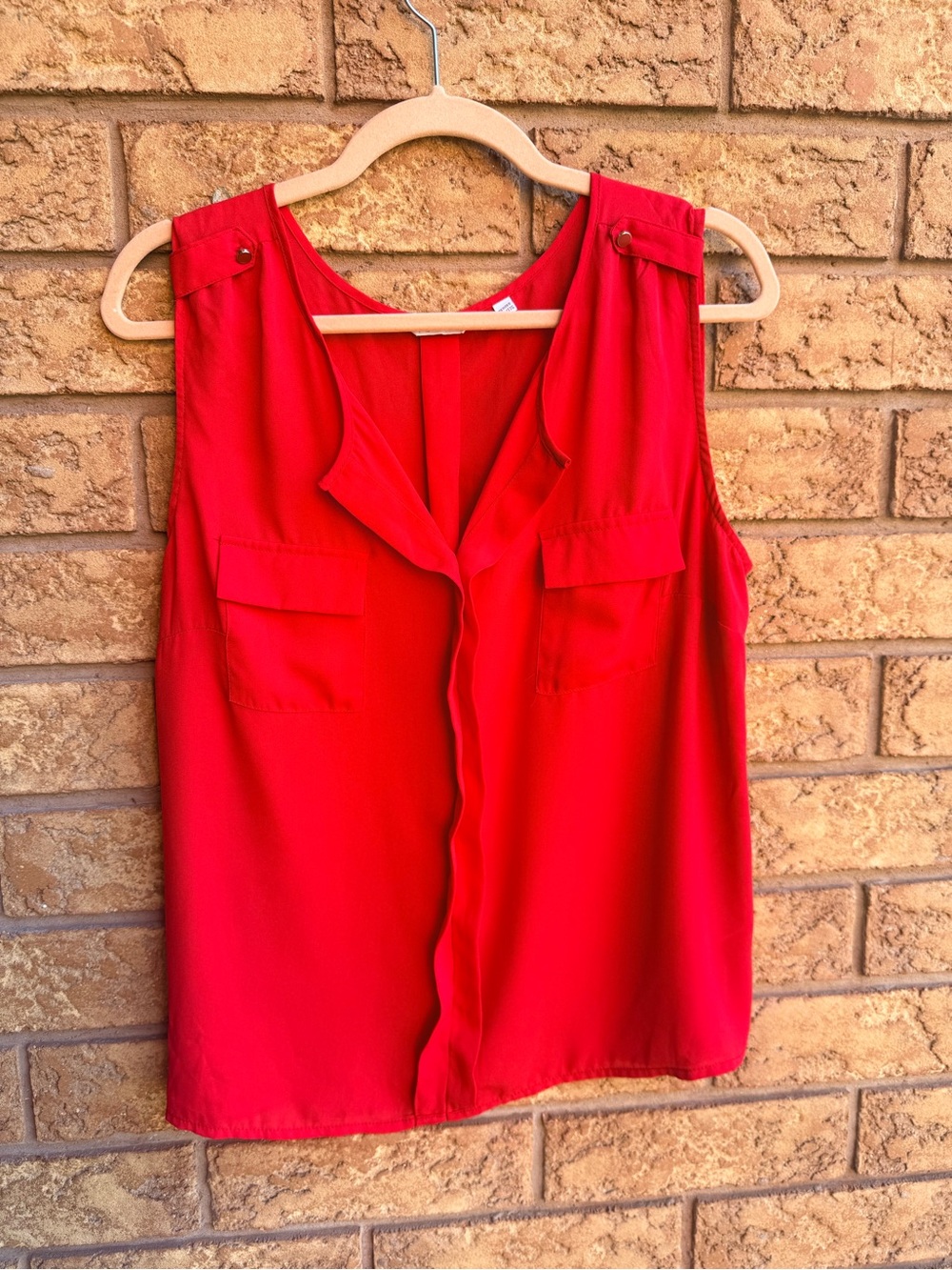 🌿10/$25 • Reitmans Red Sleeveless Split-Neck Blouse with Pockets